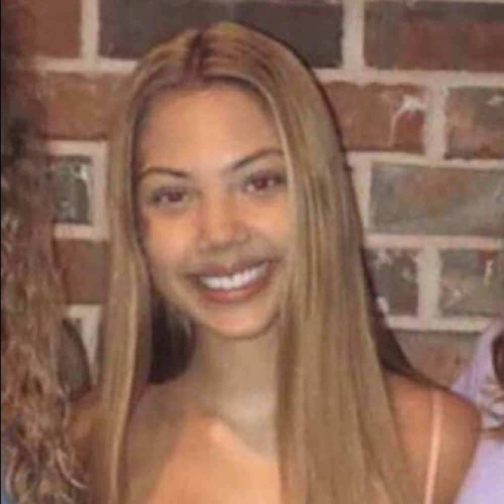 Meet your Posher, Caroline